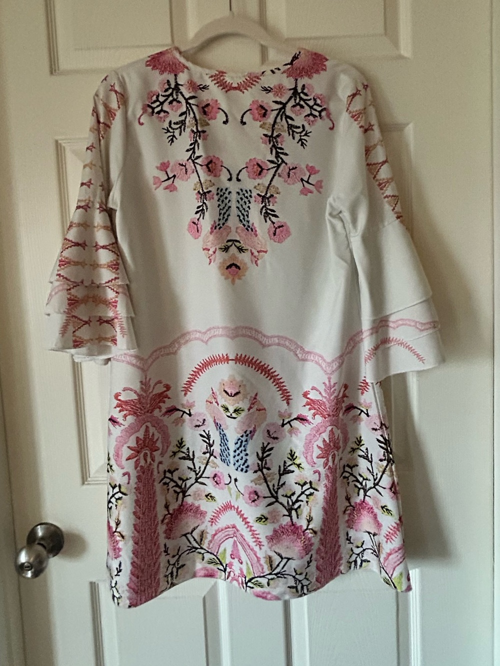 White Floral Embroidered V Neck Boho Tunic - Size Medium - Picture 2 of 12